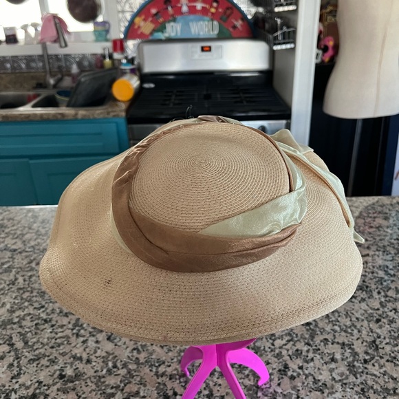 Vintage straw hat with chiffon ribbon trim - Picture 5 of 6